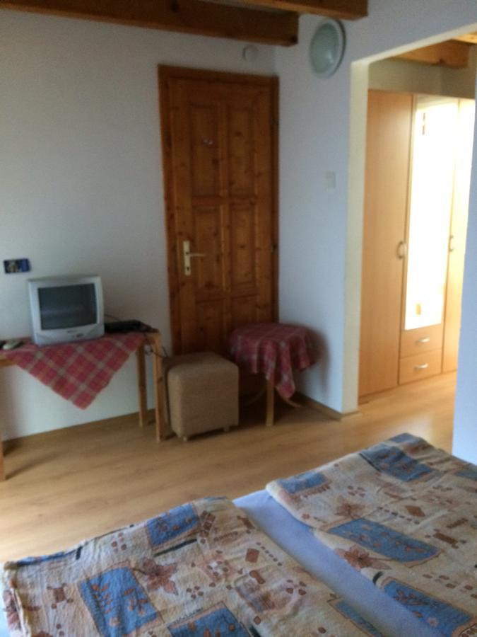 ホテル Fasor Vendeghaz Balatonszárszó エクステリア 写真