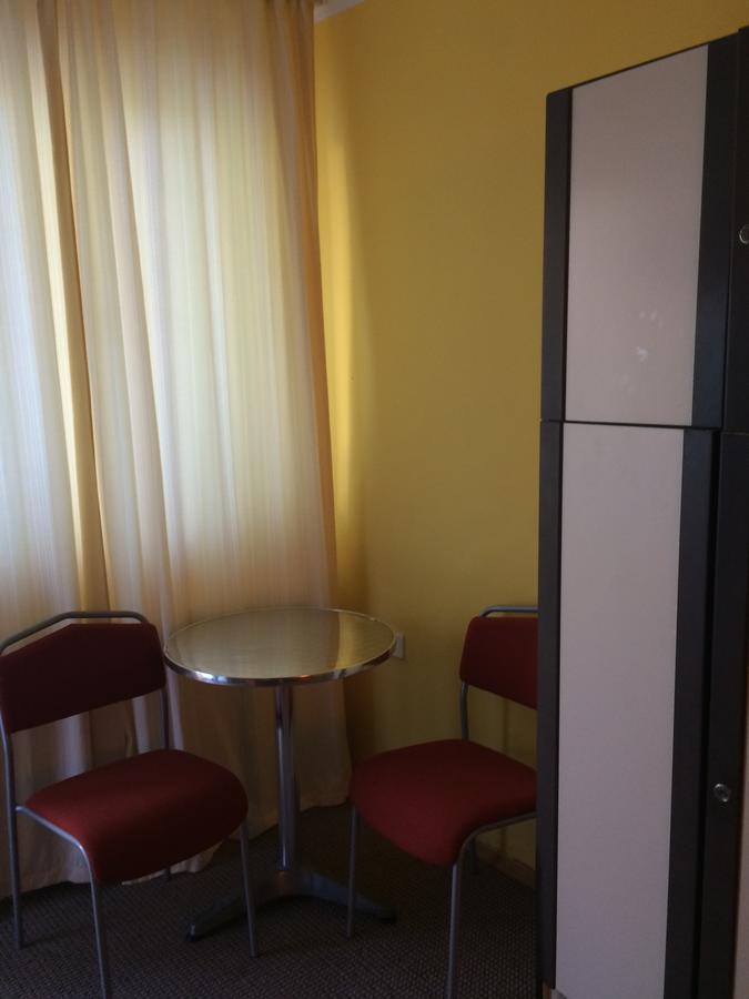 ホテル Fasor Vendeghaz Balatonszárszó エクステリア 写真