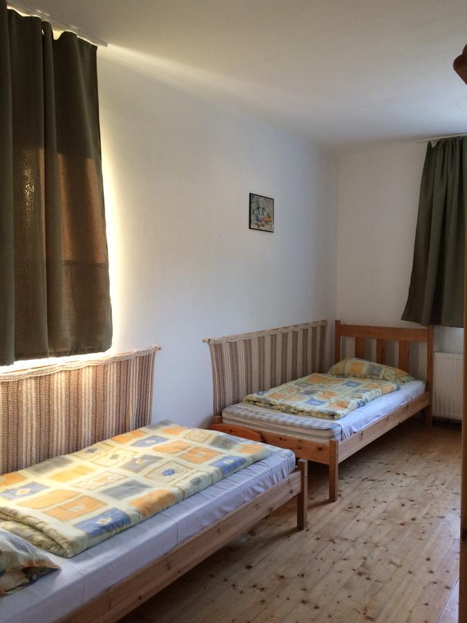 ホテル Fasor Vendeghaz Balatonszárszó エクステリア 写真